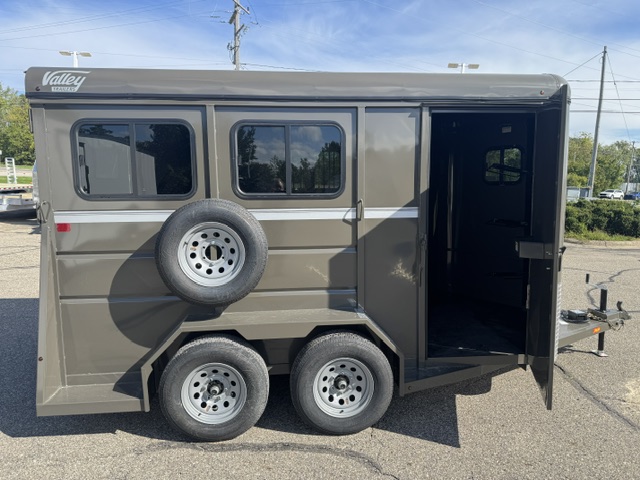 2027 VALLEY TRAILERS 6'8" X 14' 7K 2 HORSE SLANT LOAD Stock Stock-Combo